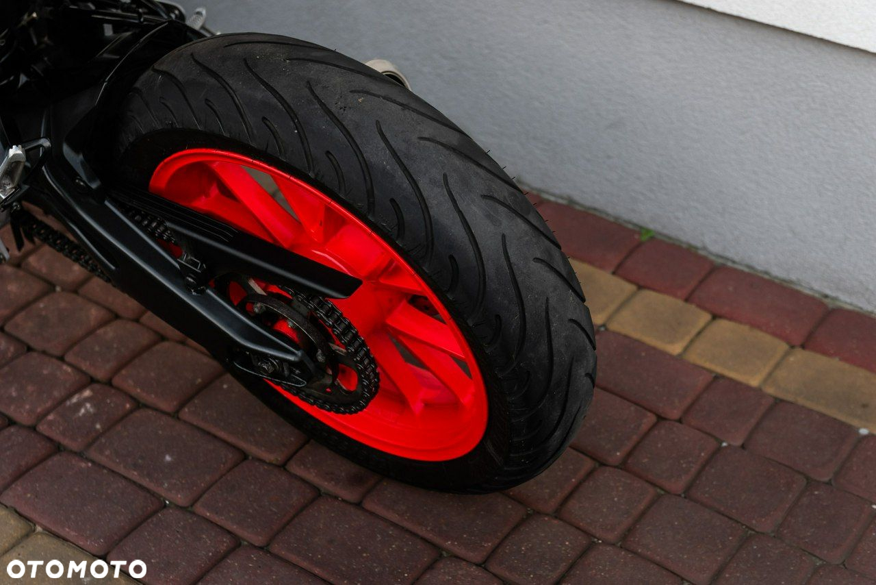 Yamaha MT - 8