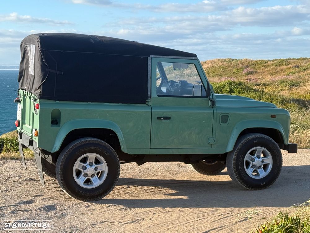 Land Rover Defender 90 2.4 CRD E - 20