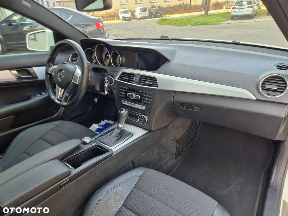 Mercedes-Benz Klasa C 220 CDI 7G-TRONIC Edition - 9