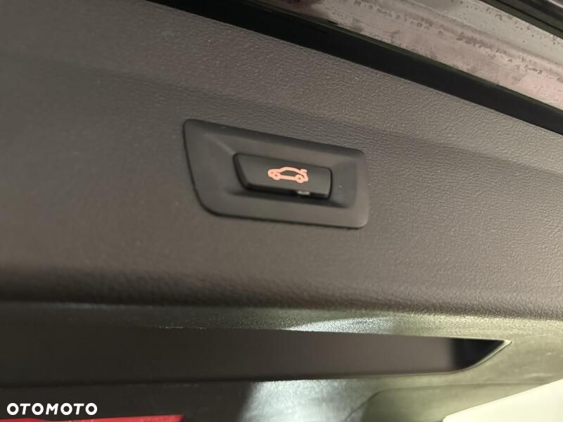 BMW X1 sDrive18i - 24