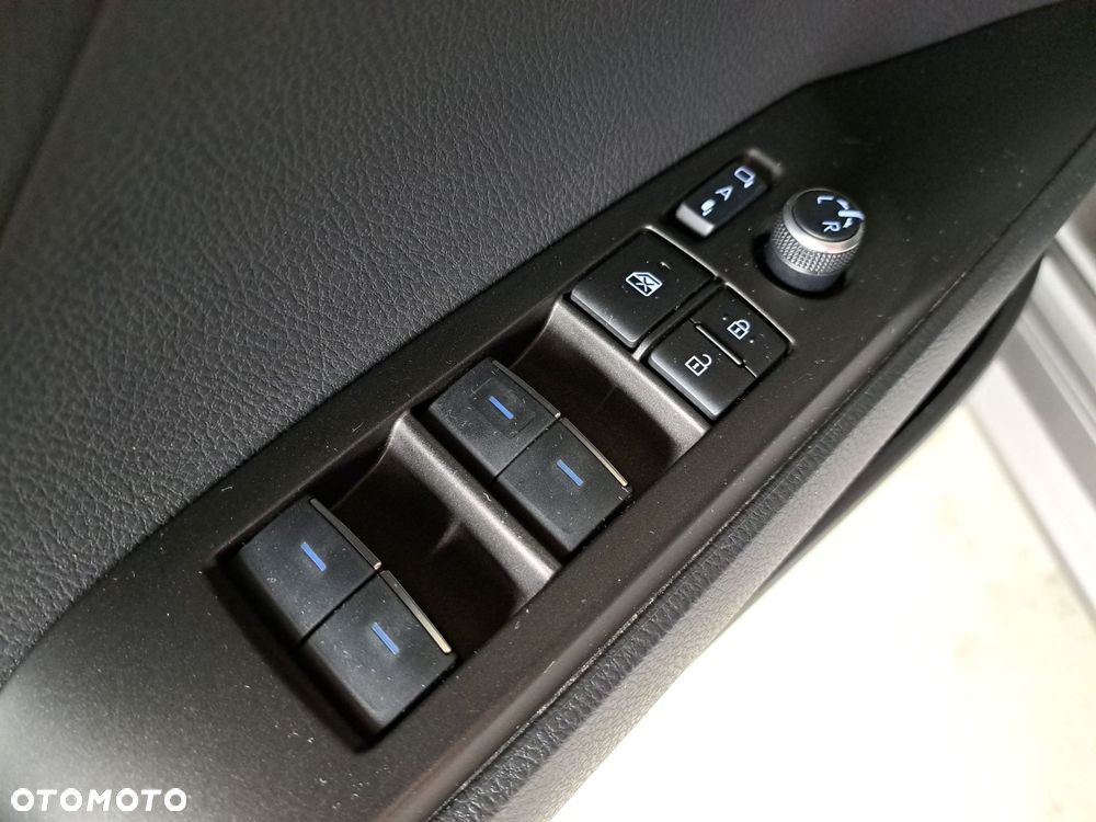 Toyota Camry 2.5 Hybrid Prestige CVT - 37