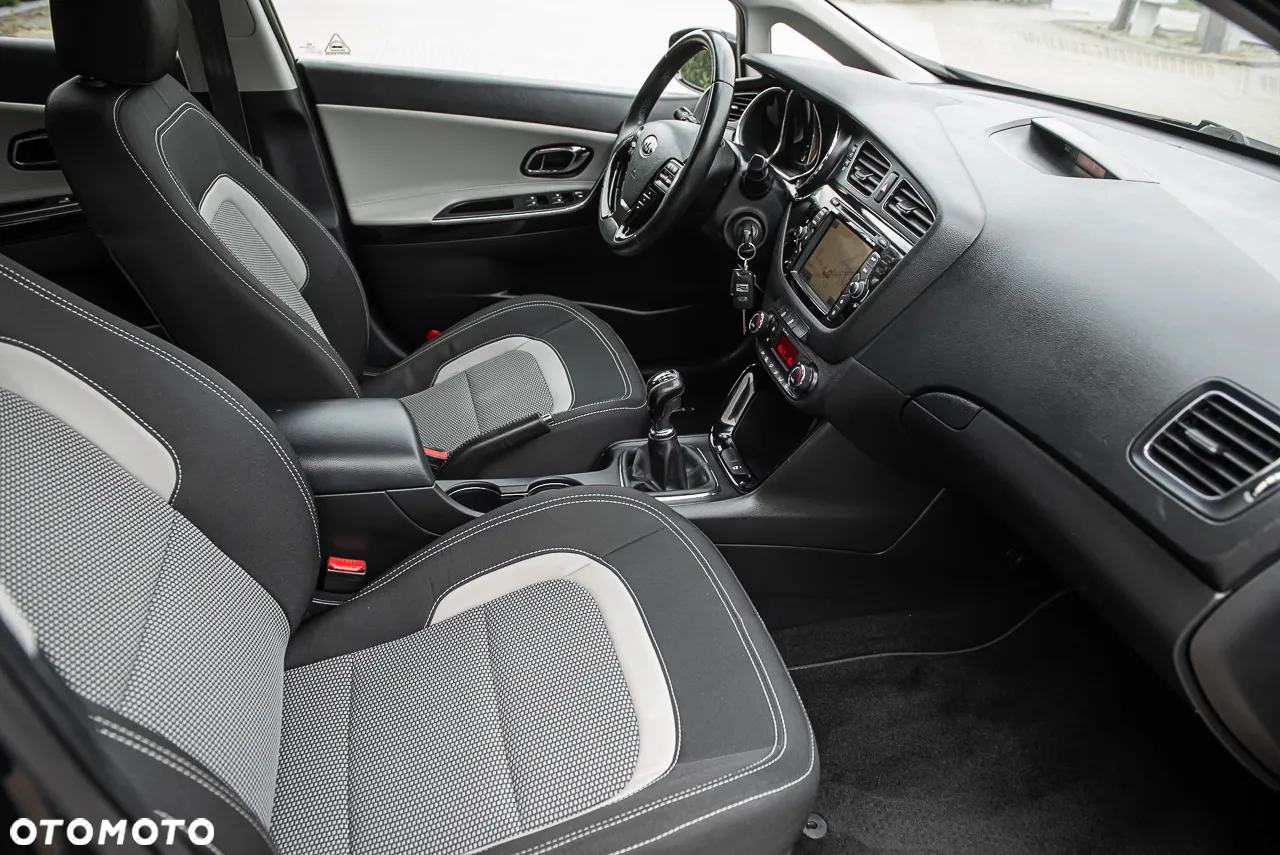 Kia Ceed - 32