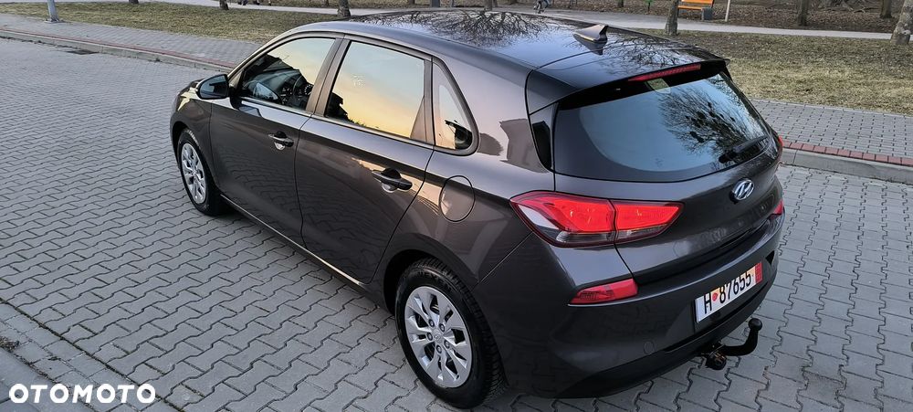 Hyundai i30 blue Kombi 1.6 CRDi Passion - 16
