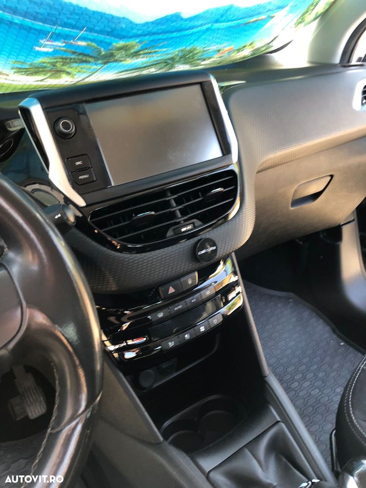 Peugeot 208 PureTech 110 Stop & Start Allure - 18