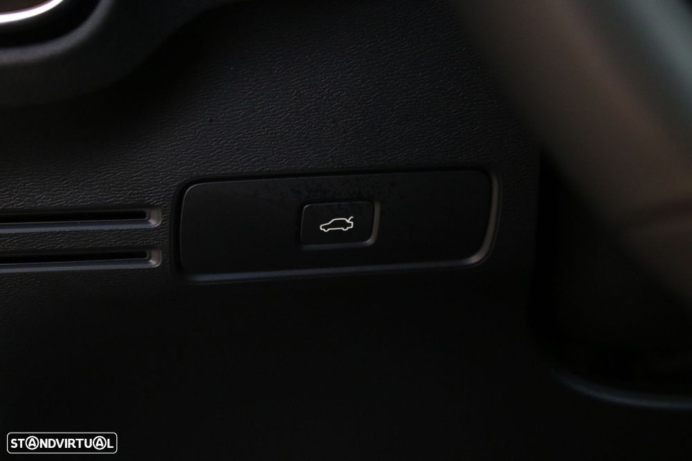 Volvo XC 40 Recharge Core - 35