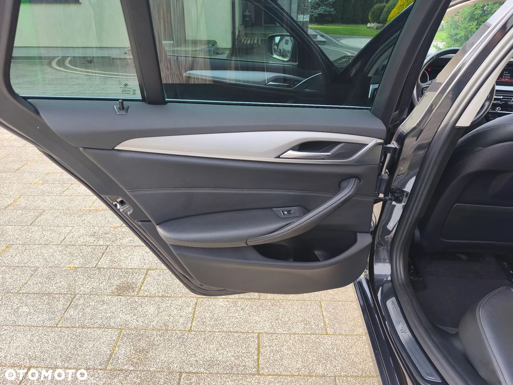 BMW Seria 5 - 13