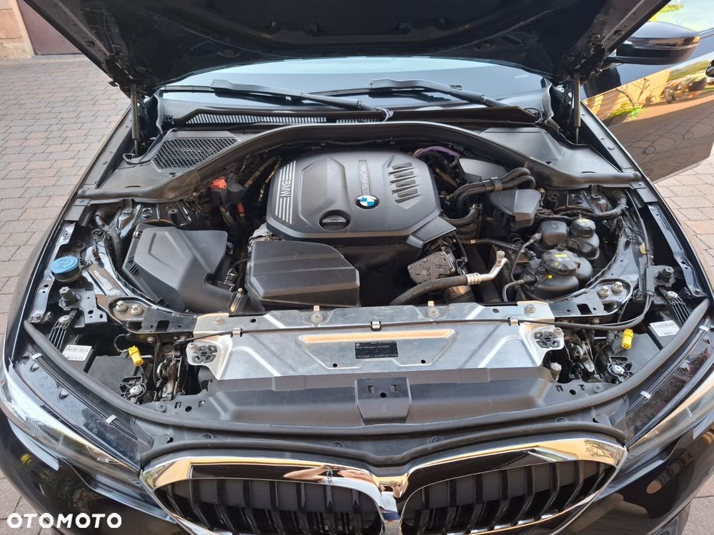 BMW Seria 3 320d mHEV - 9
