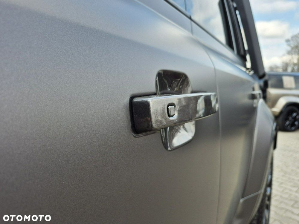 Land Rover Defender - 14