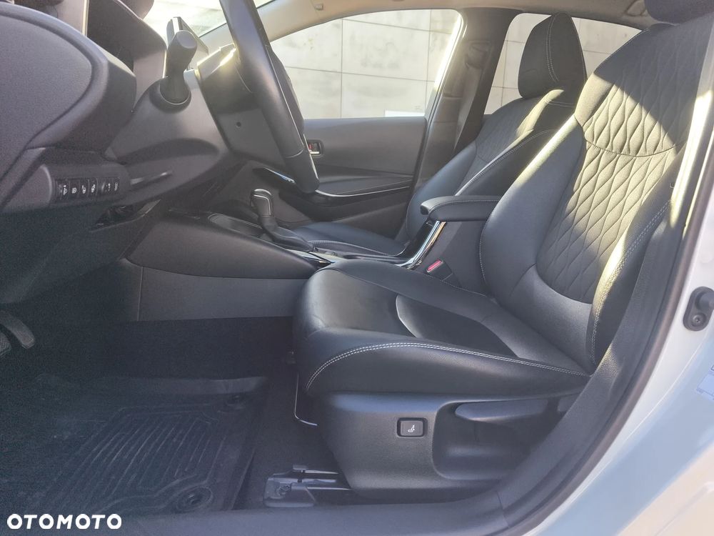 Toyota Corolla 1.8 Hybrid Executive - 13