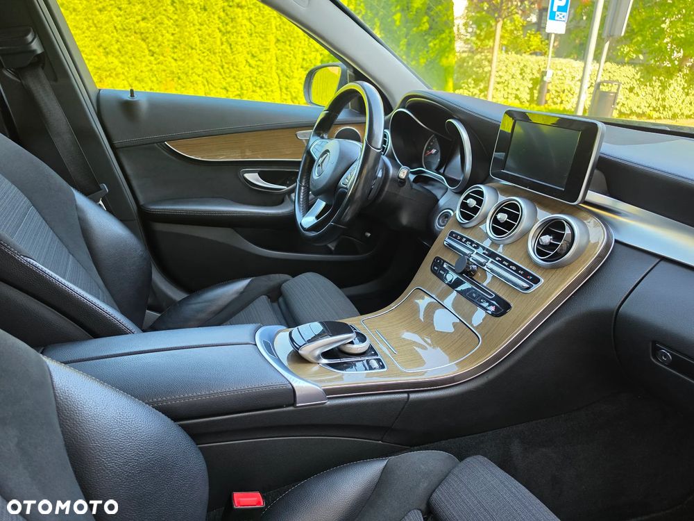 Mercedes-Benz Klasa C 180 7G-TRONIC - 25