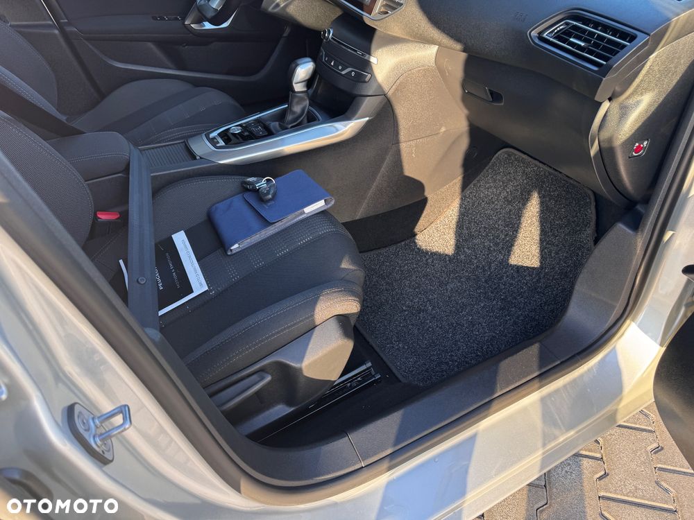 Peugeot 308 BlueHDi FAP 120 EAT6 Stop & Start Allure - 19