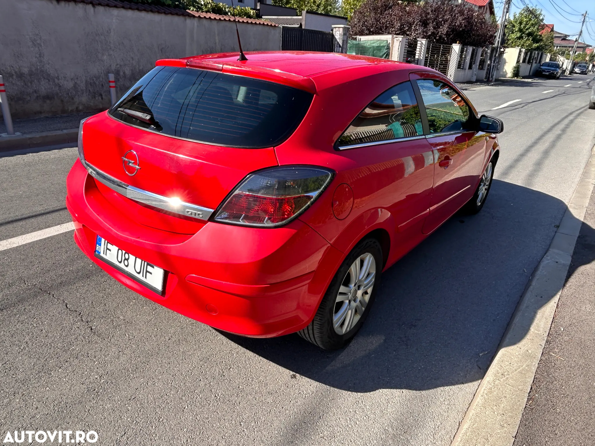 Opel Astra GTC 1.6 Sport - 8