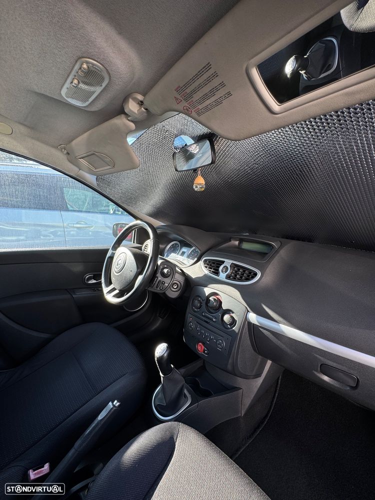 Renault Clio 2007 photo 3