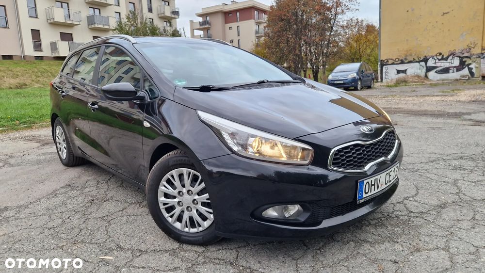 Kia Ceed 1.6 GDI Platinum Edition - 1