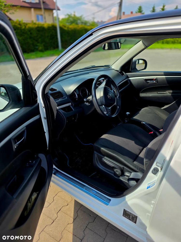Suzuki Swift 1.3 Black and White - 8