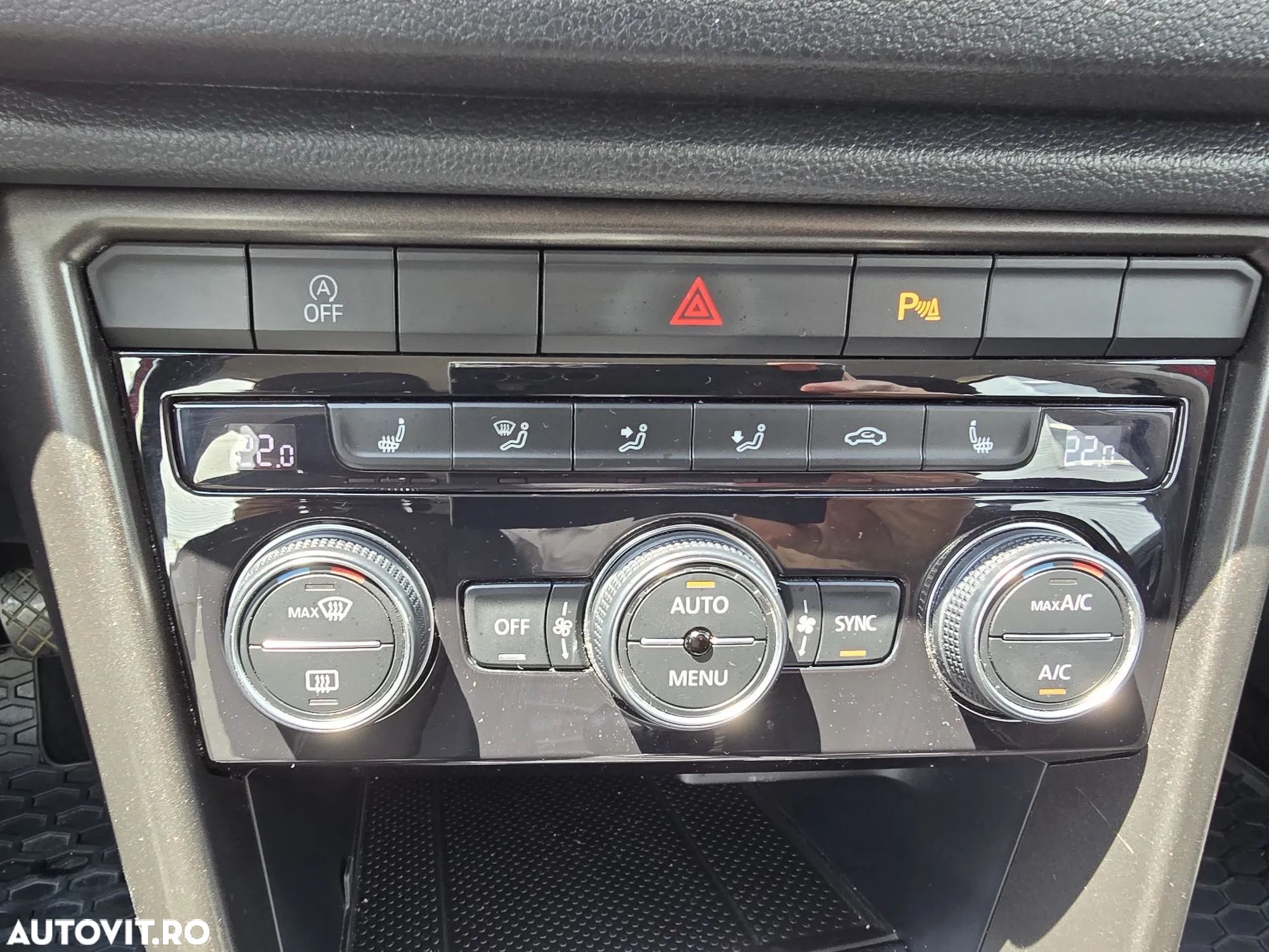 Volkswagen T-ROC 1.0 TSI Design - 9