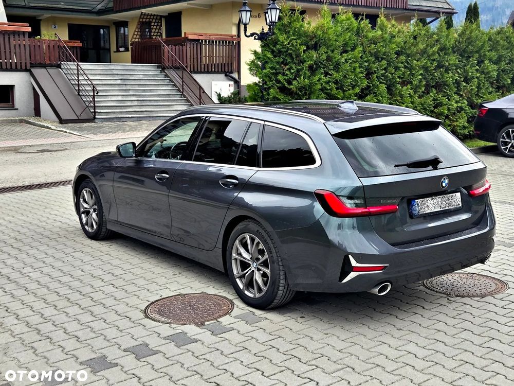 BMW Seria 3 320d xDrive Luxury Line sport - 17