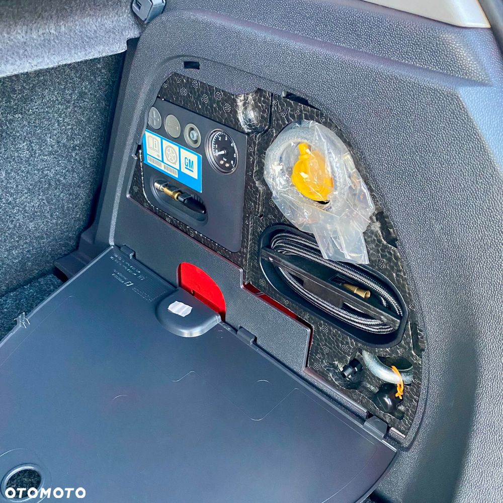 Opel Corsa 1.4 16V Edition - 24