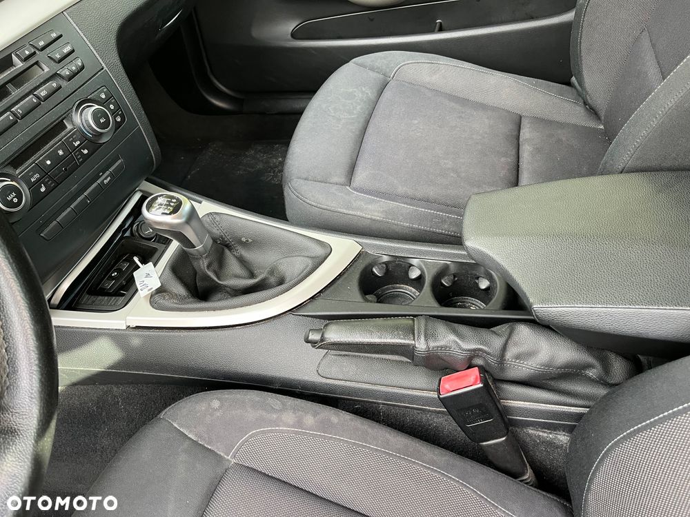 BMW Seria 1 118i - 6