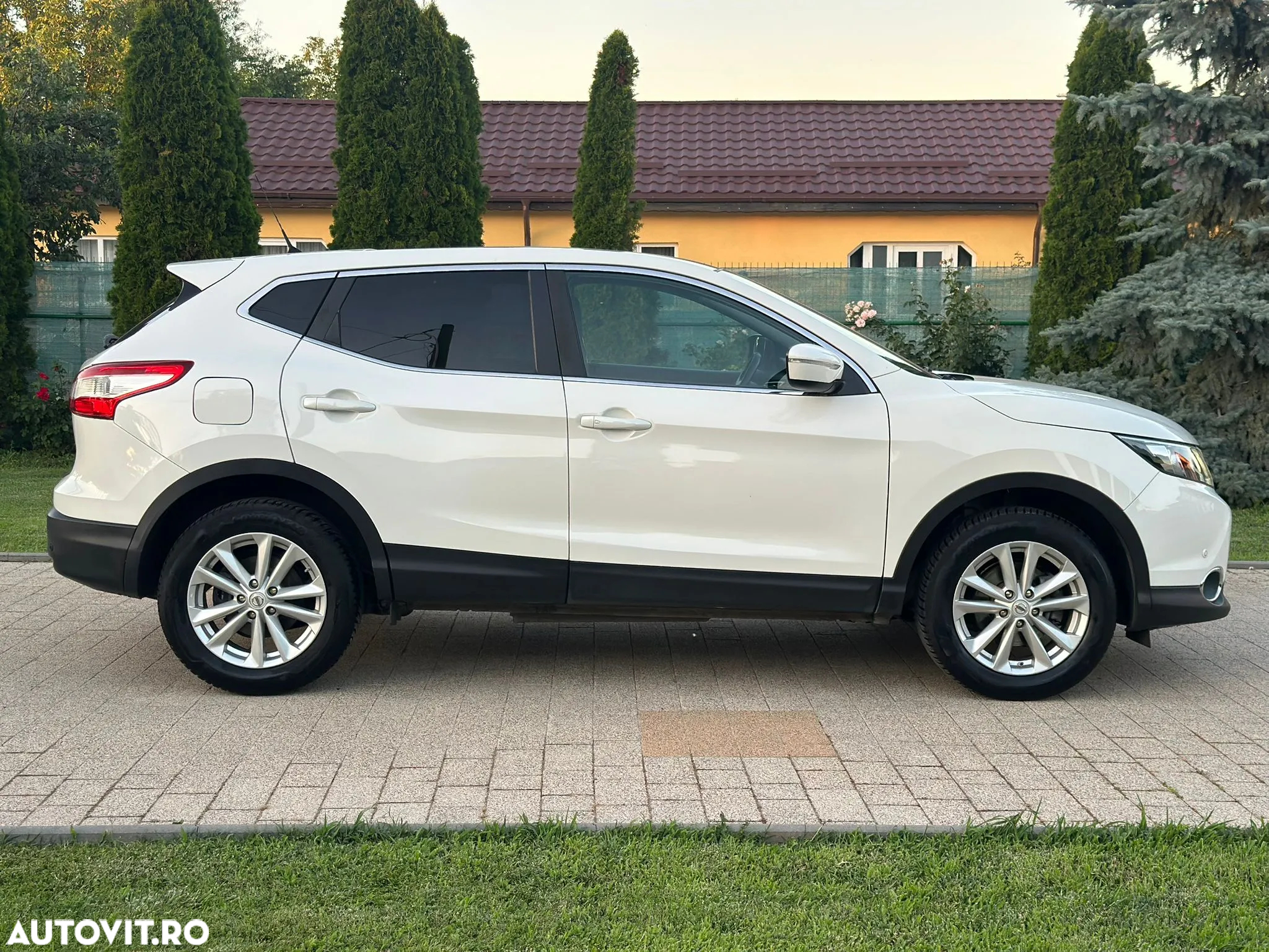 Nissan Qashqai 1.5 DCI Start/Stop N-Connecta - 18