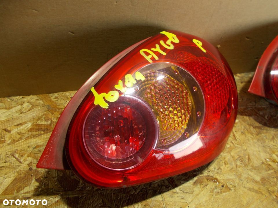 LAMPA TYŁ TYLNA PRAWA TOYOTA AYGO ORYGINAŁ - 3