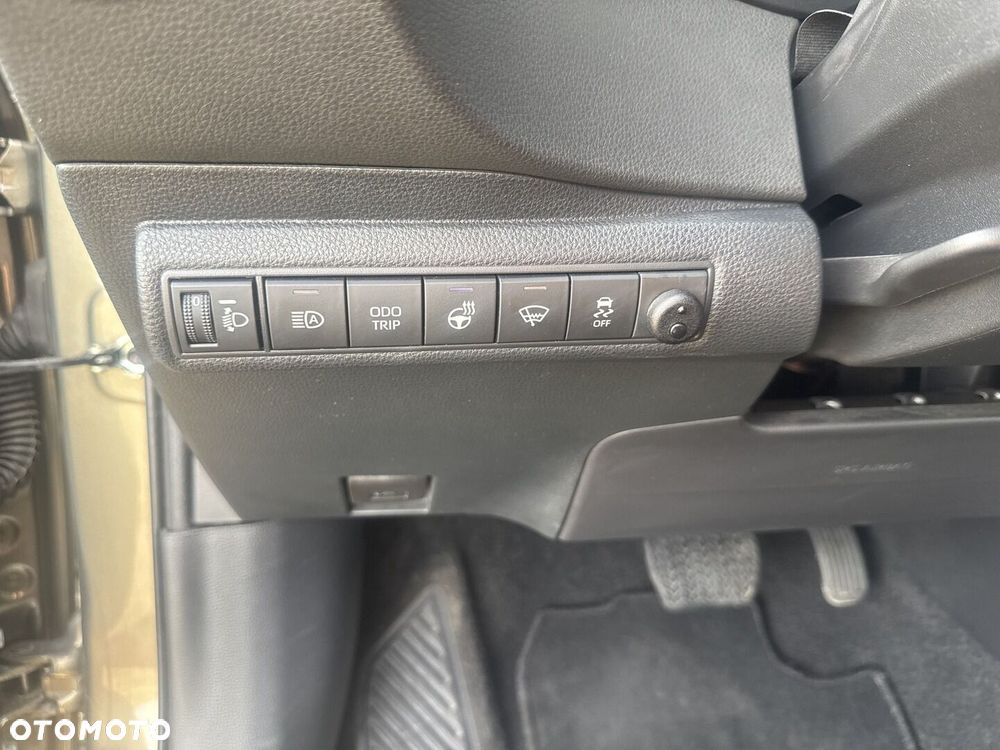 Toyota Corolla 1.8 Hybrid Comfort - 23
