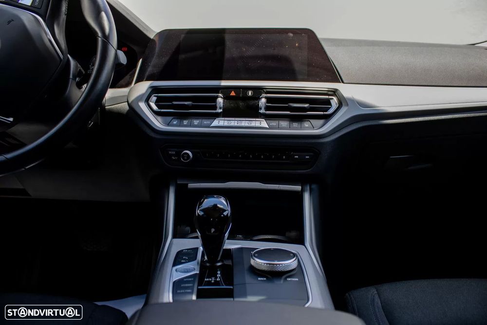 BMW 330 e Aut. Sport Line - 22