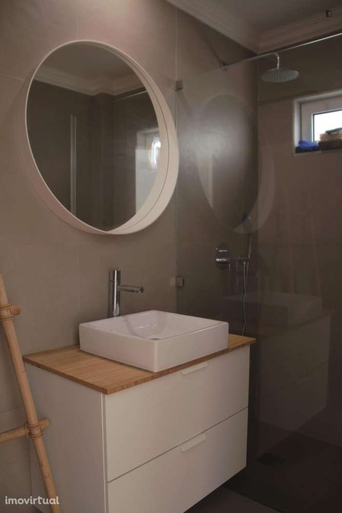 Quarto - localizado em Santa Apolónia Lisbon - Grande imagem: 4/7