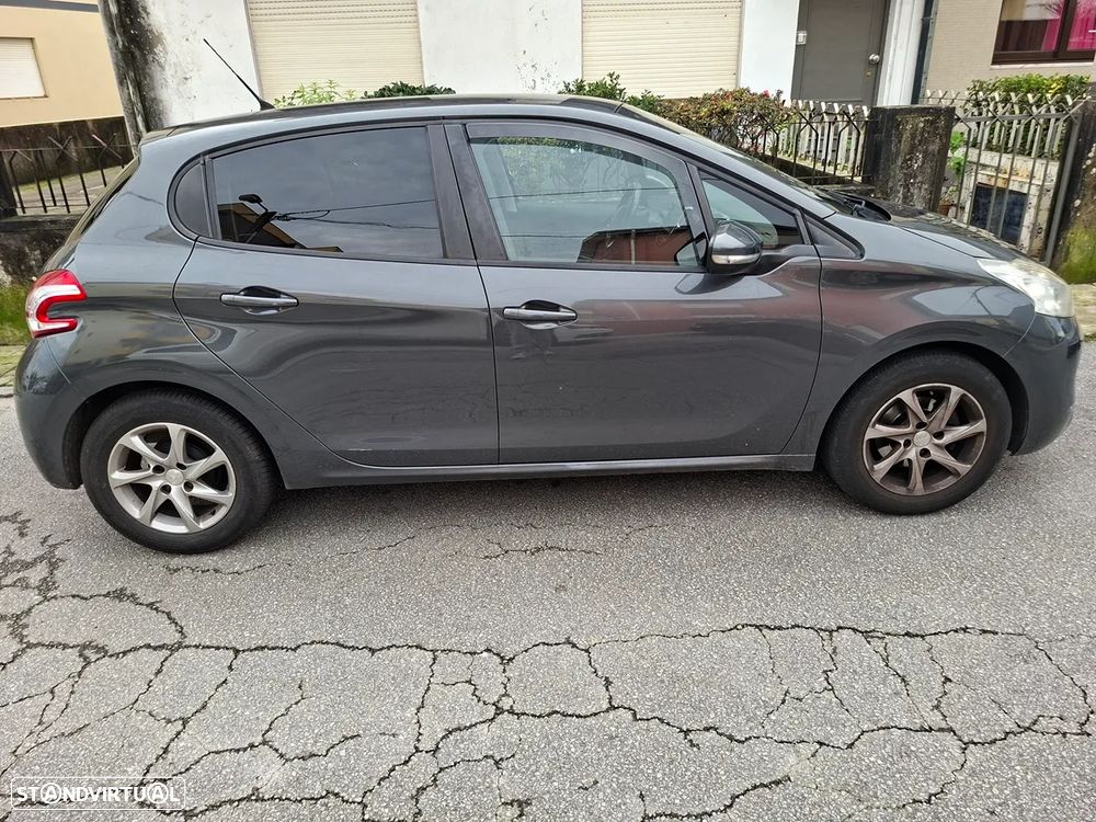 Peugeot 208 1.2 VTi Active - 3