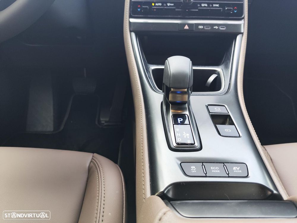 Lexus LBX Elegant - 29