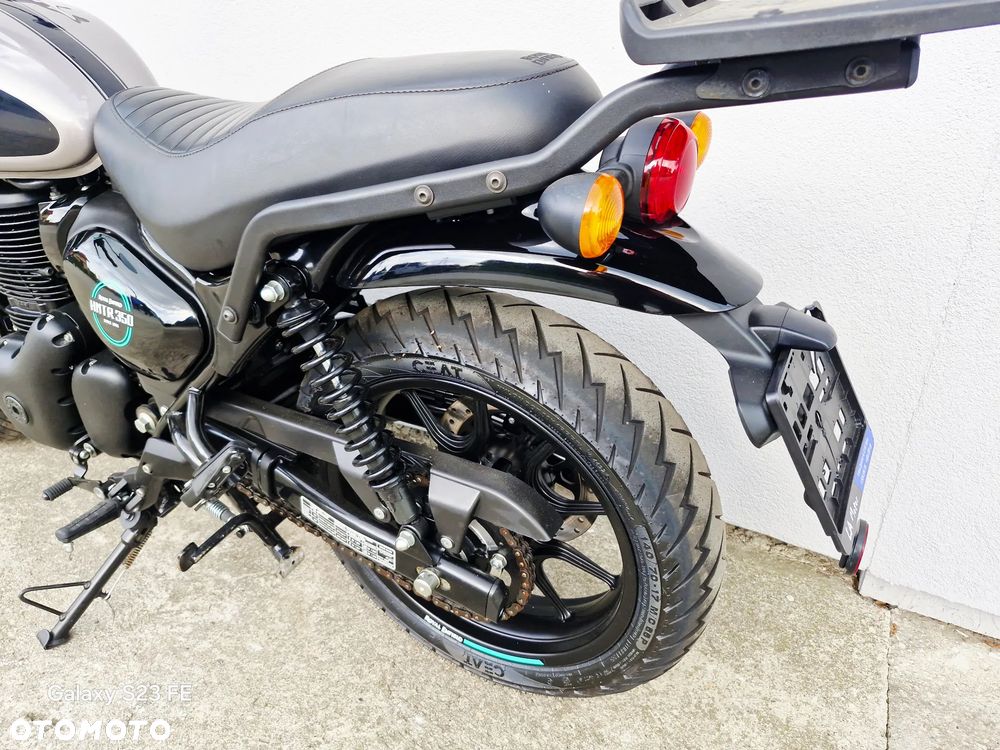 Royal Enfield HNTR - 15