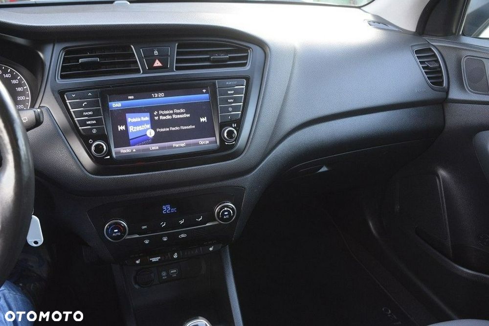 Hyundai i20 - 24