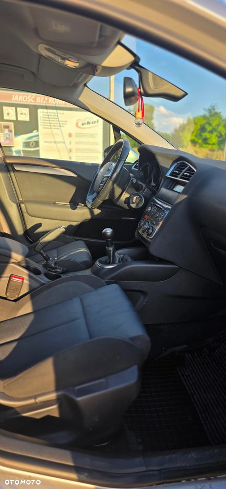 Citroën C4 1.6 HDi Attraction - 27
