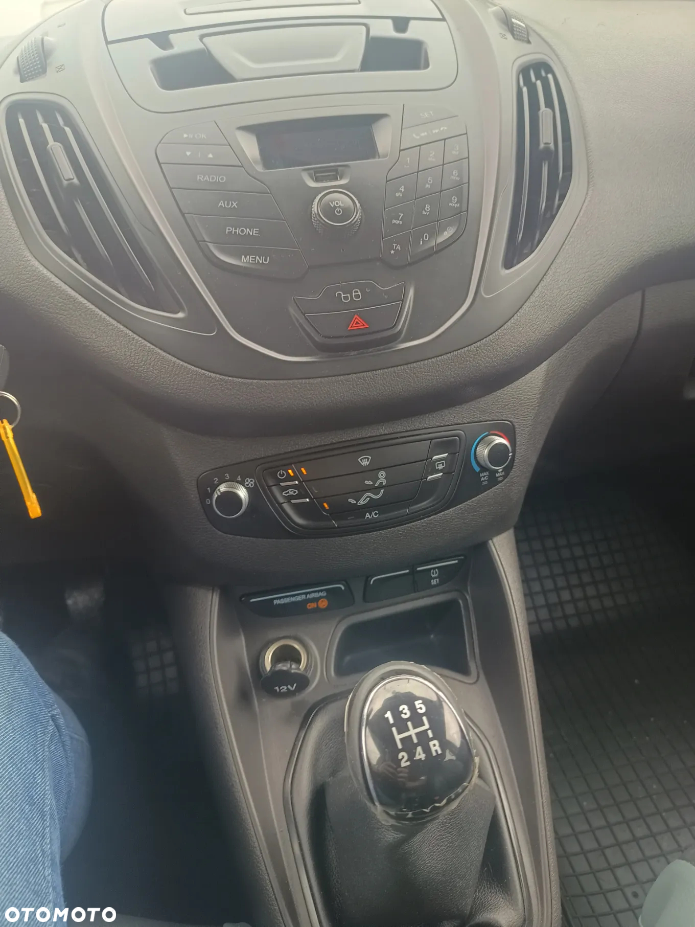 Ford Tourneo Courier 1.5 TDCi Trend - 4