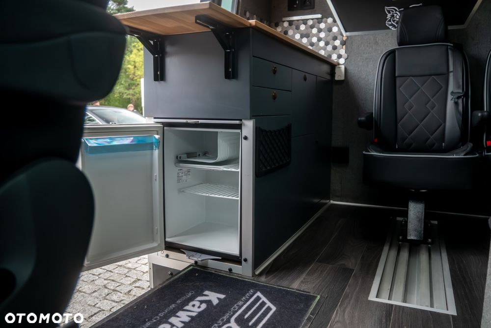 Mercedes-Benz Sprinter 319 - 9
