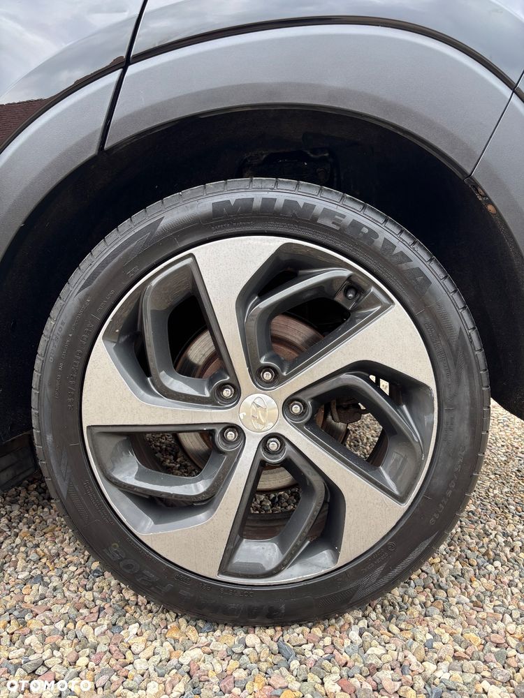 Hyundai Tucson 2.0 CRDI BlueDrive Style 2WD - 28