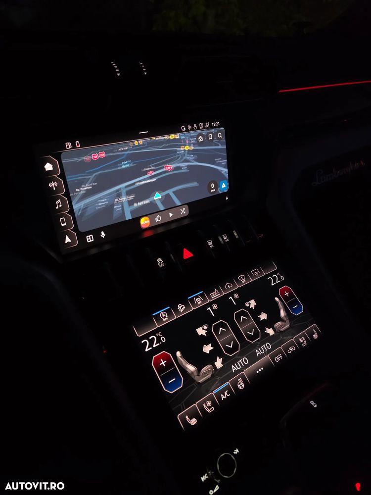 Lamborghini URUS - 12