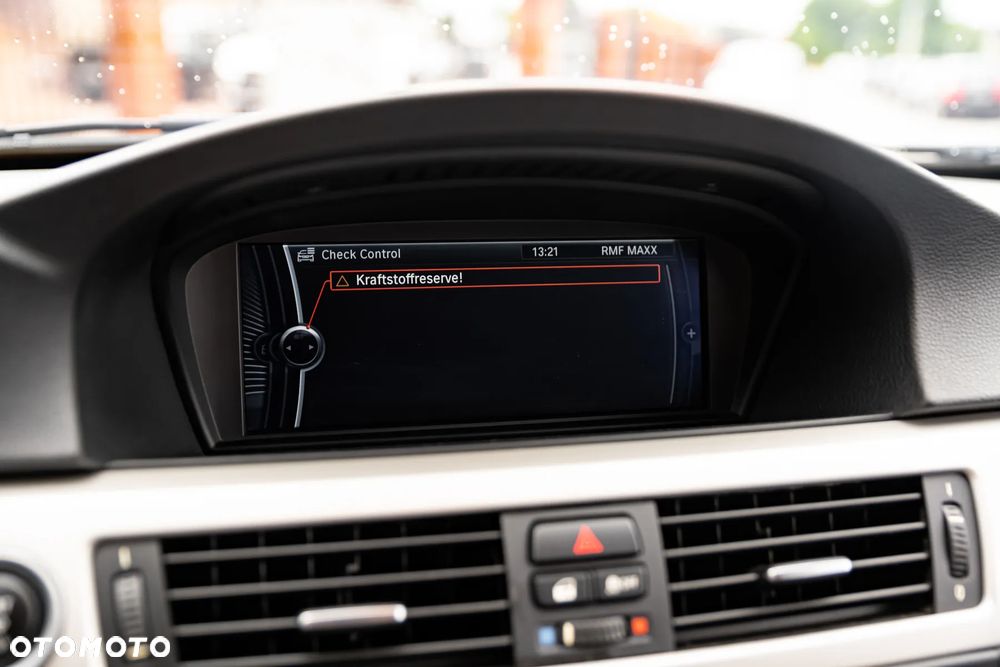 BMW Seria 3 325i xDrive Edition Exclusive - 39