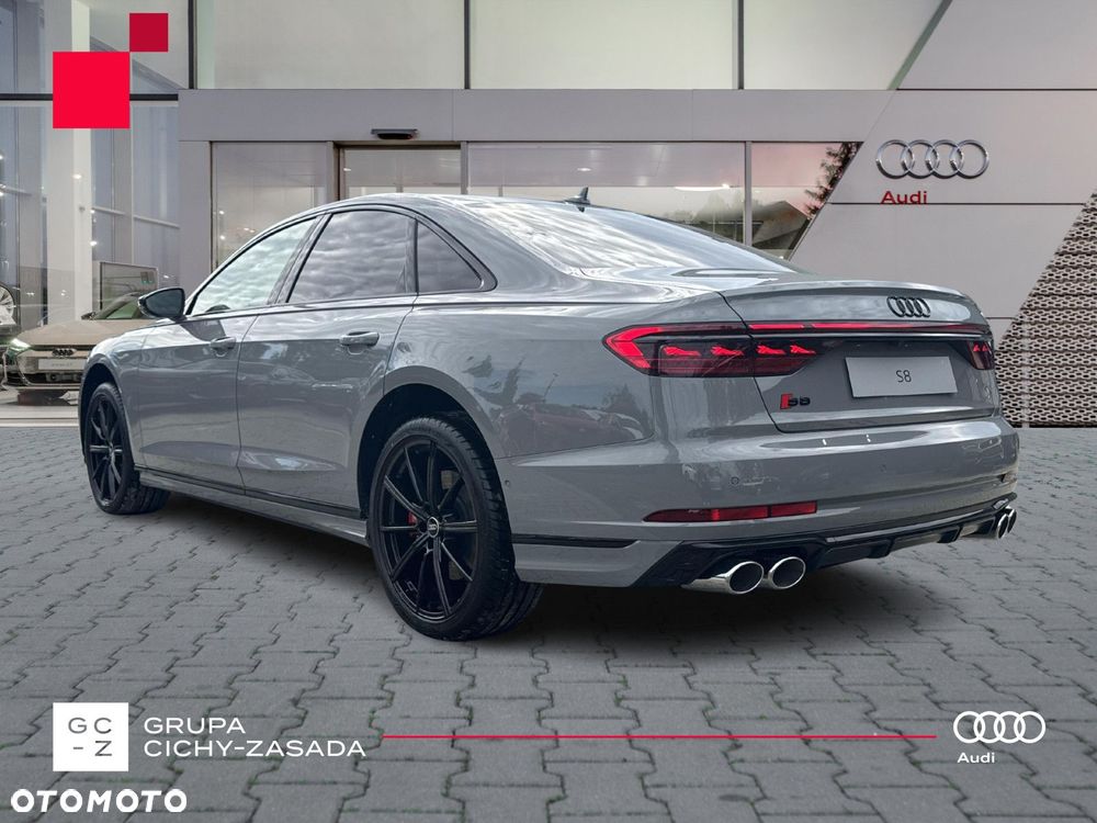 Audi S8 - 3