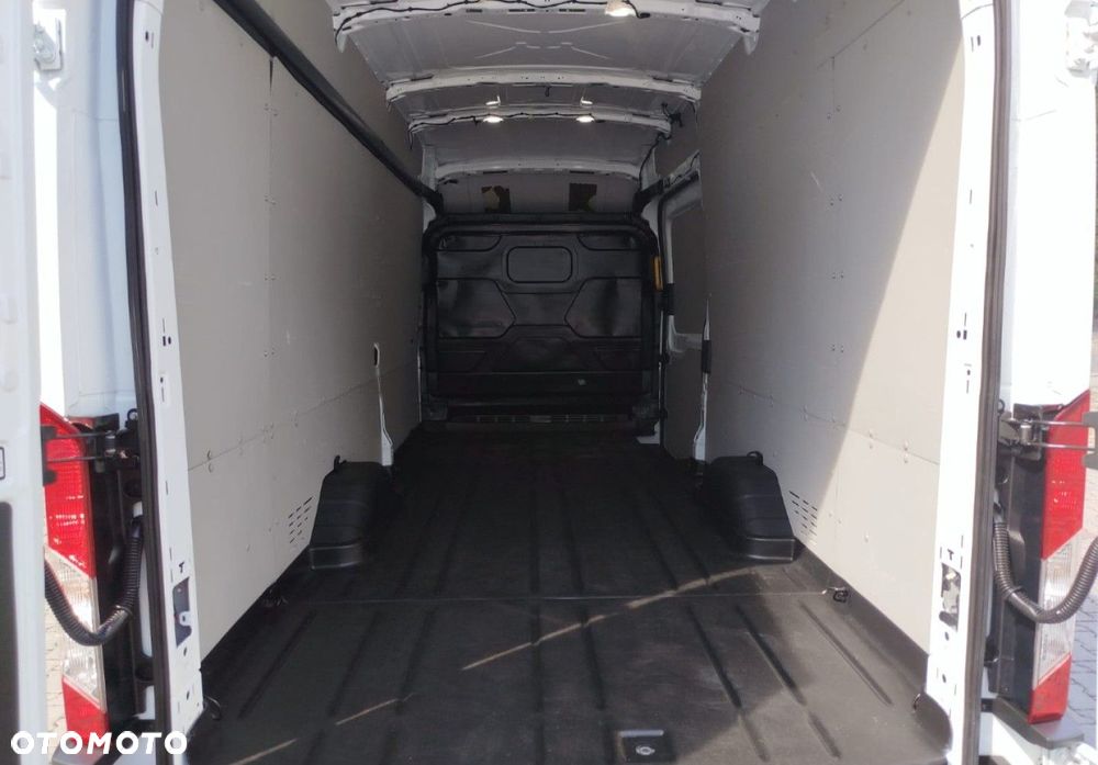 Ford Transit - 30