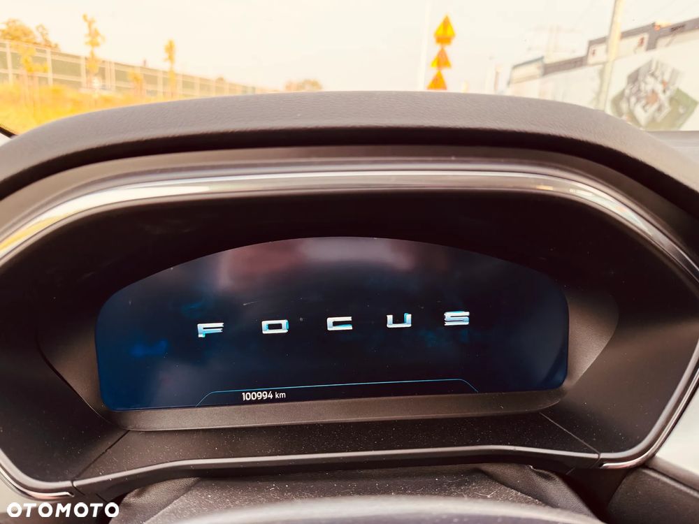 Ford Focus 1.0 EcoBoost Titanium X - 6