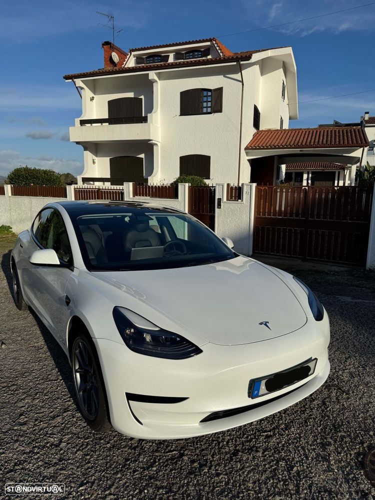 Tesla Model 3 - 1