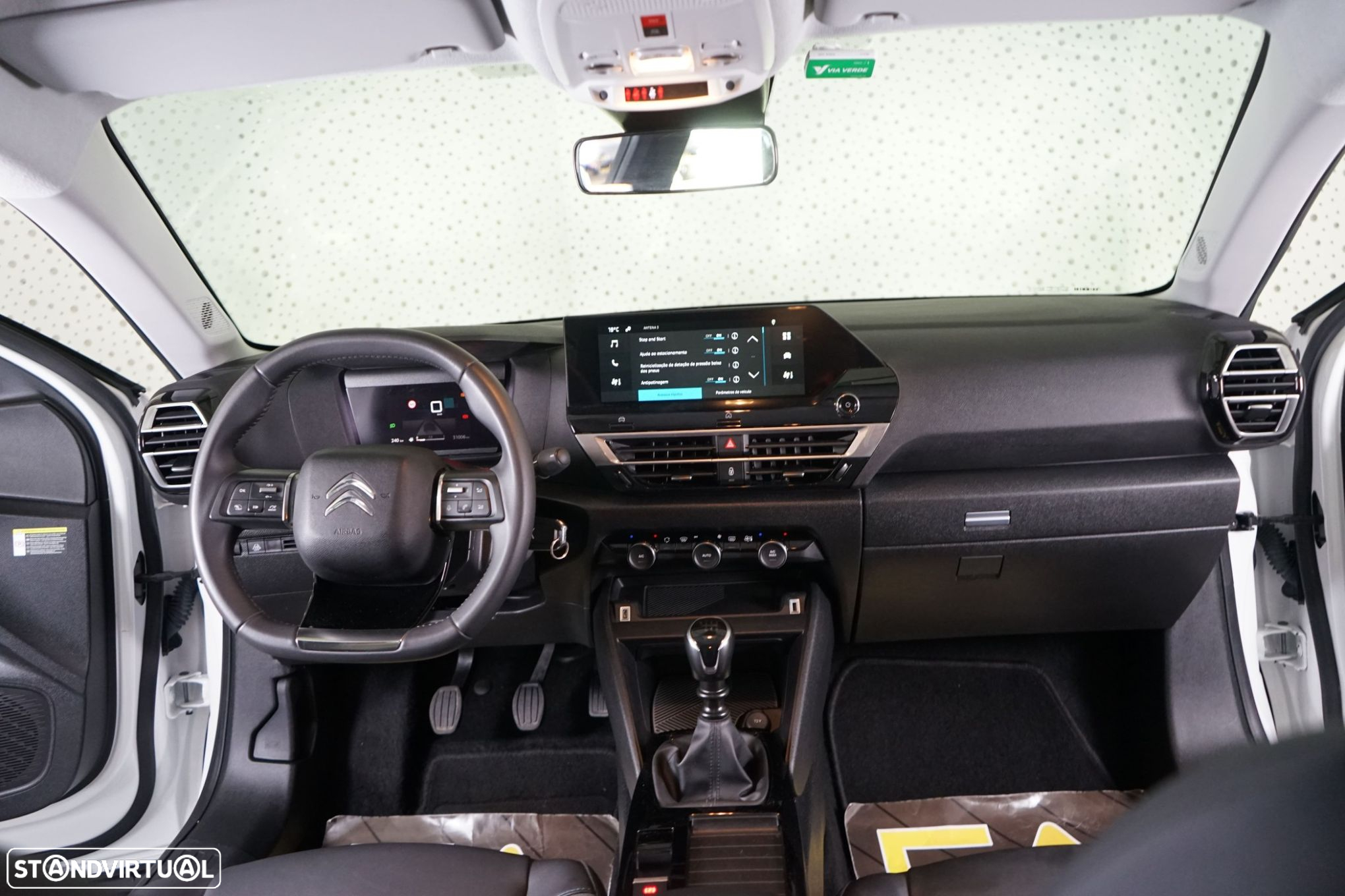 Citroën C4 1.2 PureTech Shine - 18