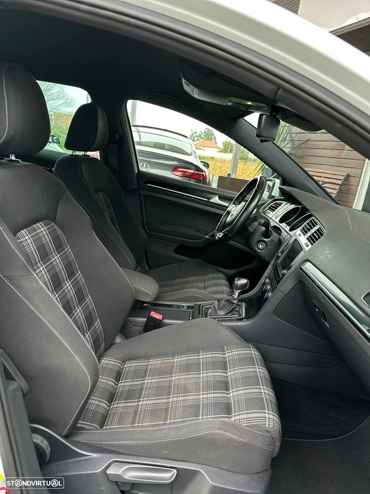 VW Golf 2.0 TDI GTD DSG - 18