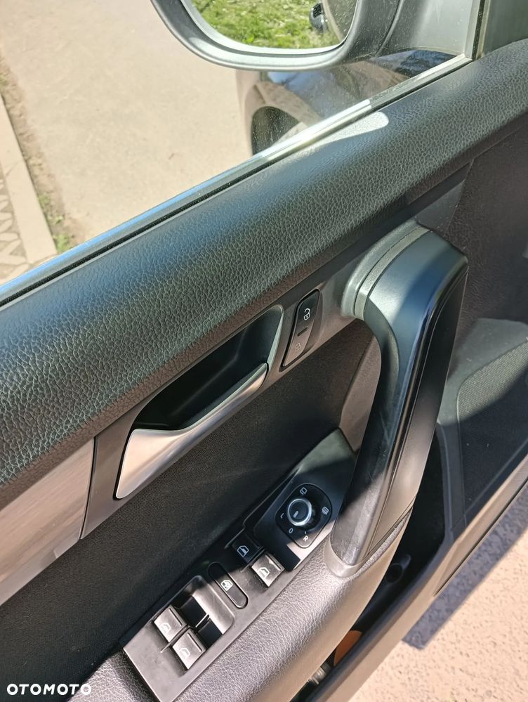Volkswagen Passat 2.0 TDI Comfortline - 15