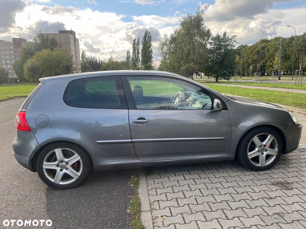 Volkswagen Golf V 2.0 FSI Comfortline - 4