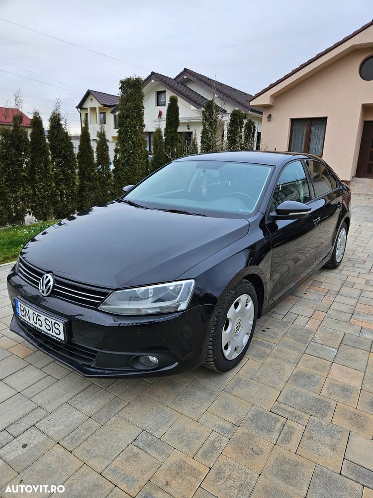 Volkswagen Jetta 1.4 TSI Trendline DSG - 2