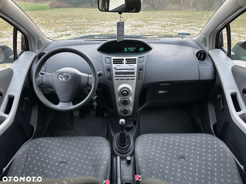 Toyota Yaris 1.0 Luna A/C - 8