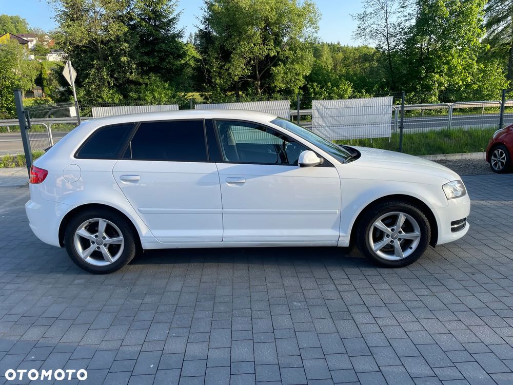 Audi A3 Sportback 1.6 TDI DPF Ambition - 6