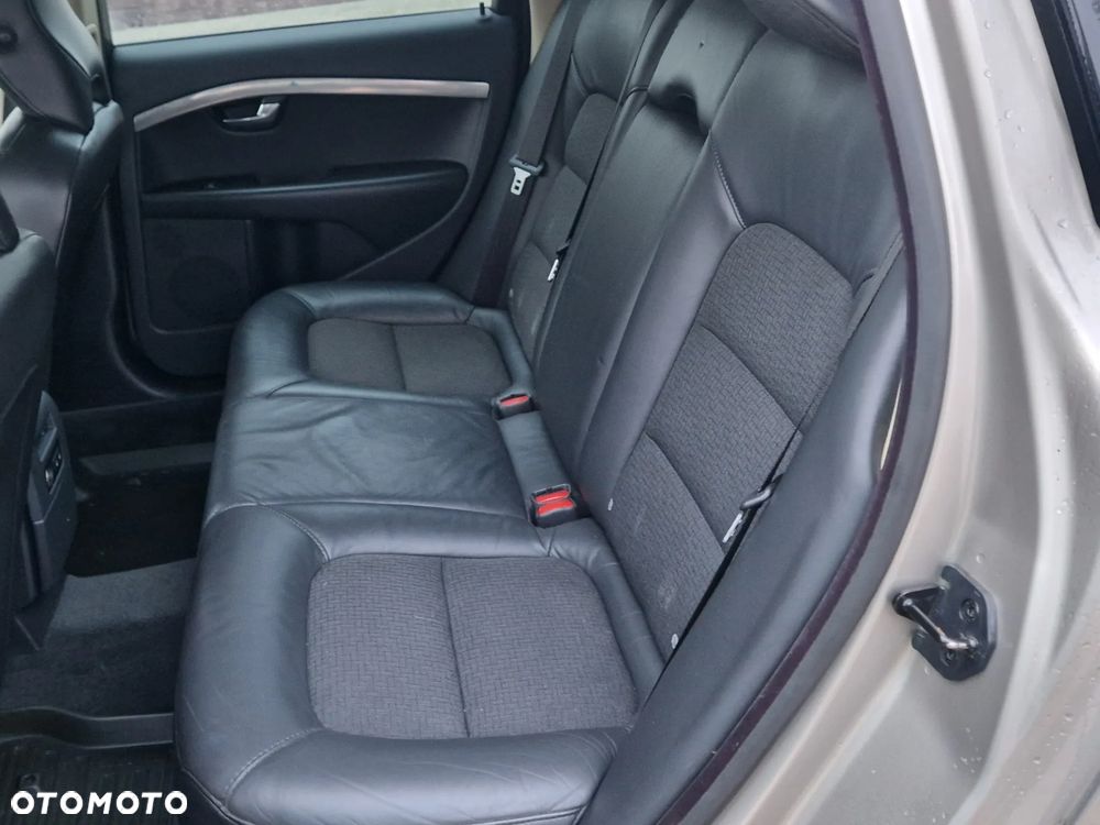 Volvo V70 2.5T AWD Summum - 10